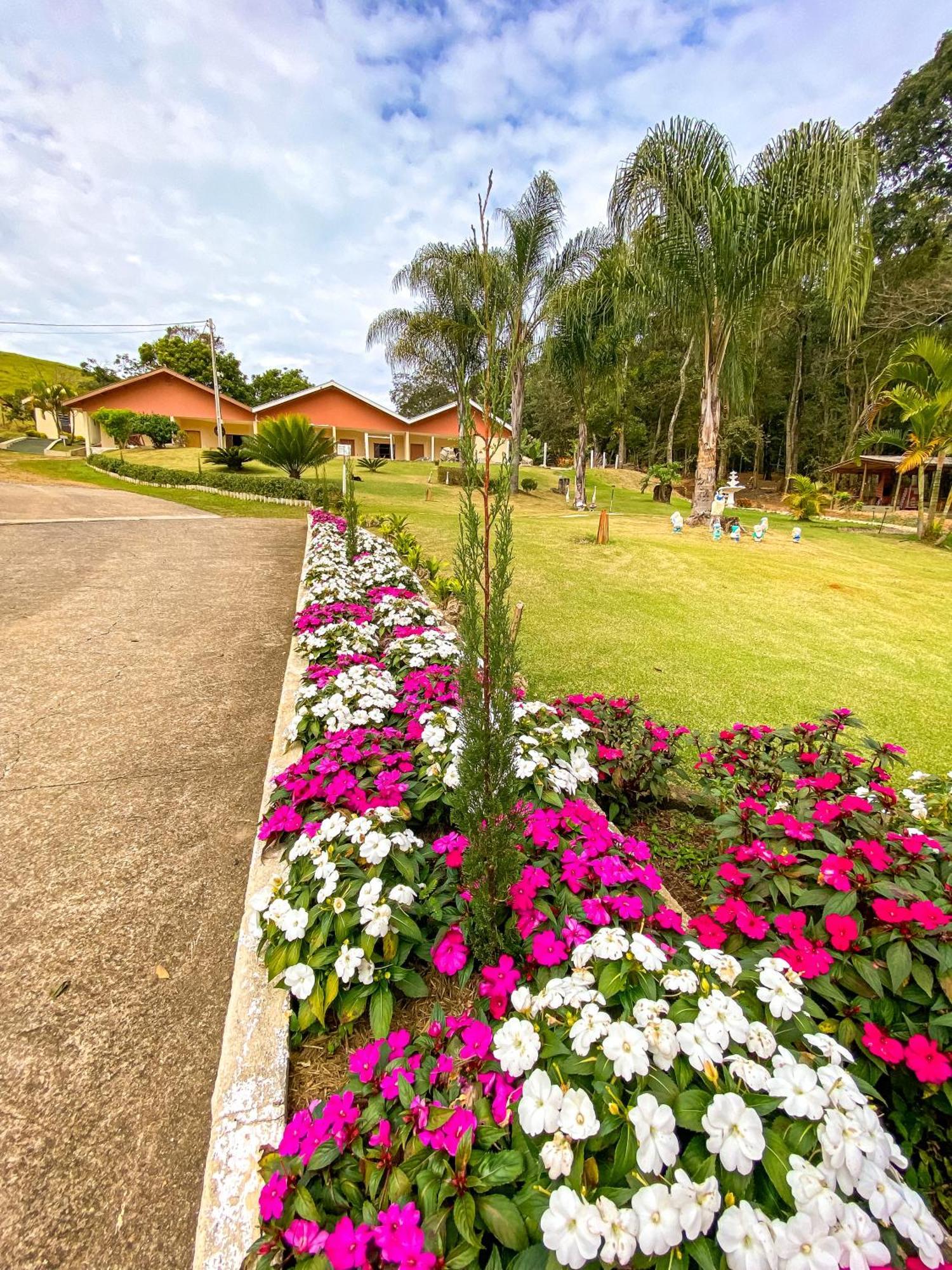 Pousada Flores Do Campo Águas de Lindóia Buitenkant foto